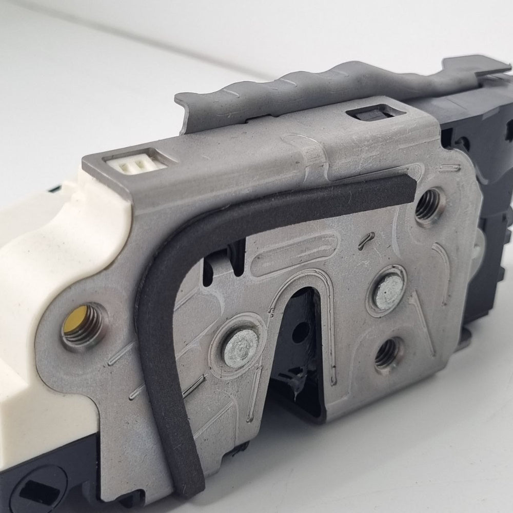 Fechadura Porta Dianteira Direita VW Jetta Golf 2013/2020 Nova