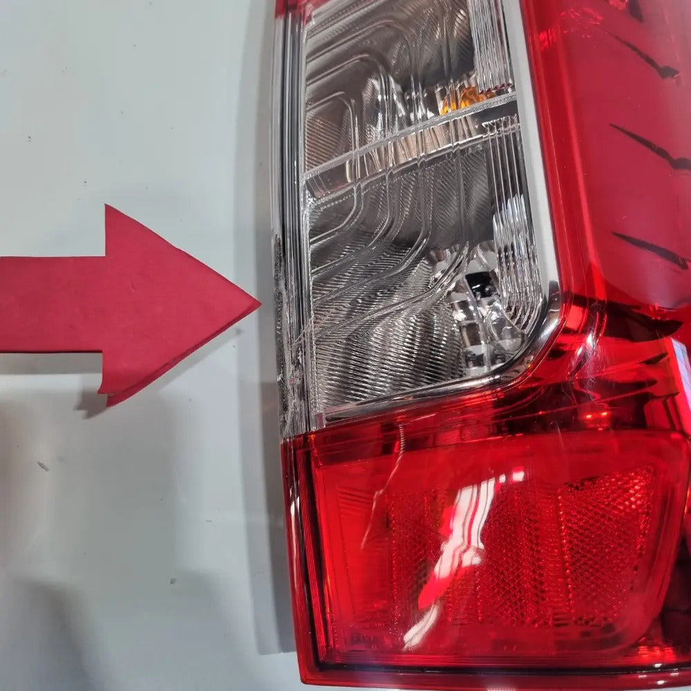Lanterna Do Lado Direito Nissan Frontier Modelos 2017/2021