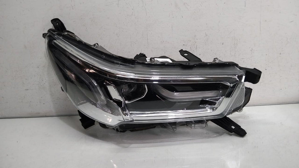 Farol lado direito full léd Toyota hilux 2022 a 2025