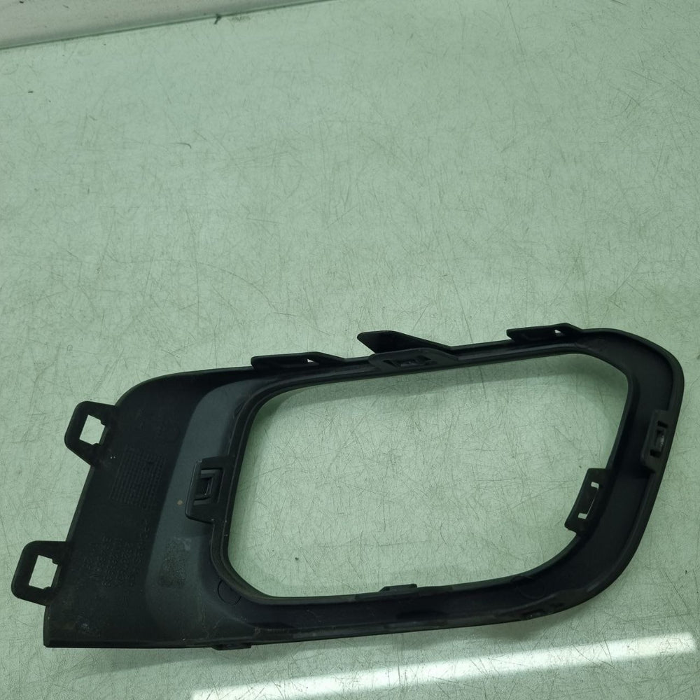 Moldura Farol Milha Esq Jeep Renegade 2023/2026 Usado