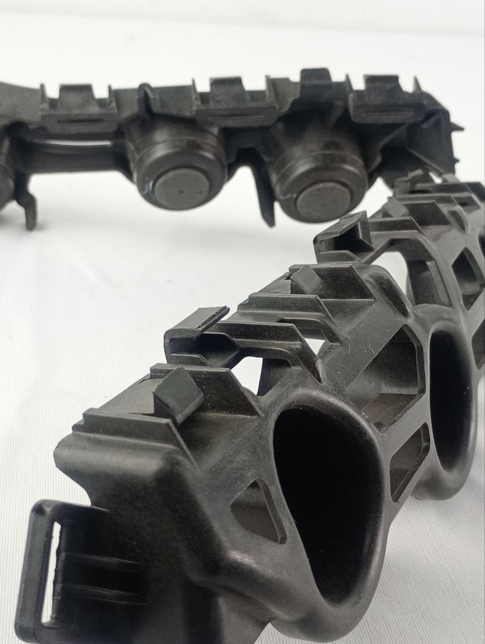 Suporte Guia Para-choque Traseiro C/ Sensor Chevrolet Onix 2017/2019 Novo