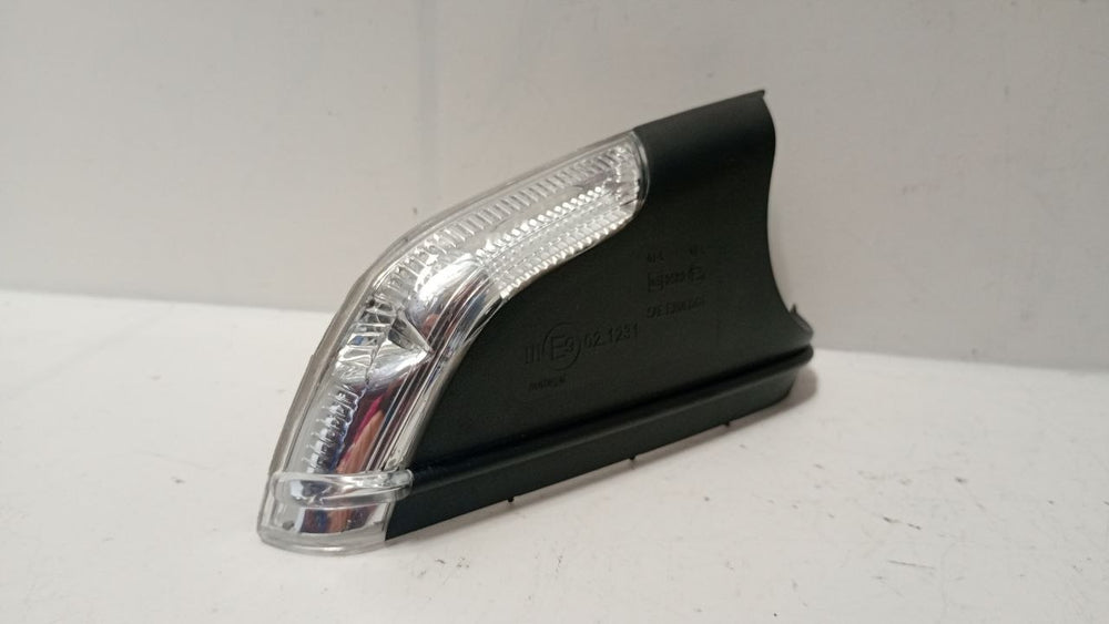 Pisca Retrovisor Dir VW Polo Golf 2007/2012 Usado