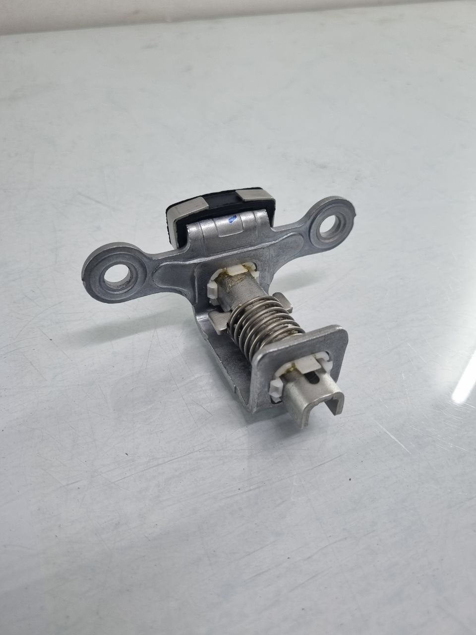 Fechadura Tampa Traseira Volkswagen Amarok Saveiro 2011/2021 Nova