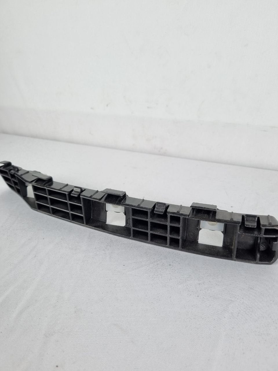 Guia Parachoque Traseiro Esq Hyundai HB20 Hatch 2012/2019 Novo