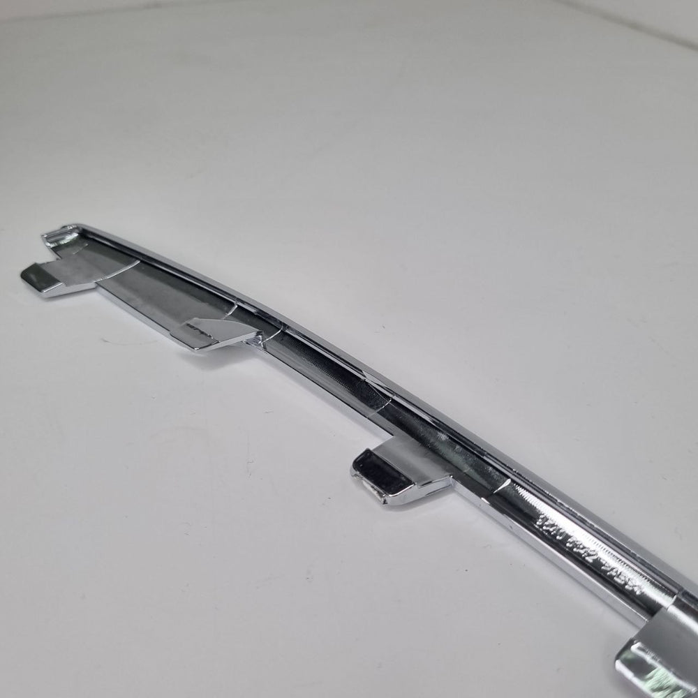 Friso Cromado Inferior Grade Dianteira Chevrolet Cruze 2012/2015 Novo