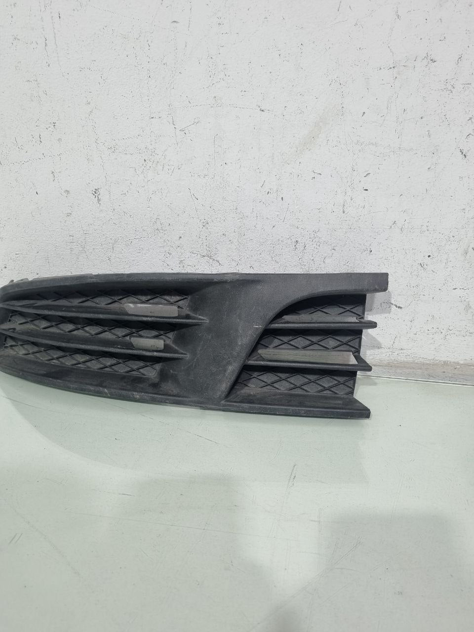 Moldura Farol de Milha Esquerda VW Polo 2012/2015 Usado