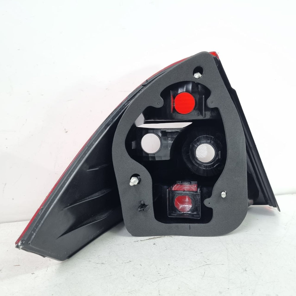 Lanterna Tras Dir Ford Fiesta Sedan 2004/2010