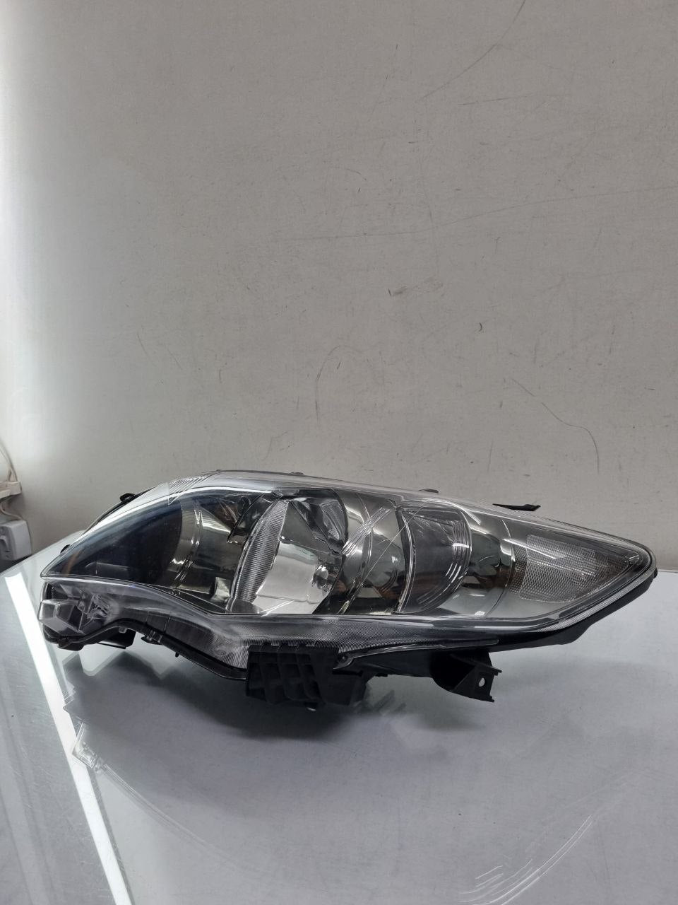 Farol Esquerdo Corolla 2012/2014 Masc Negra TYC