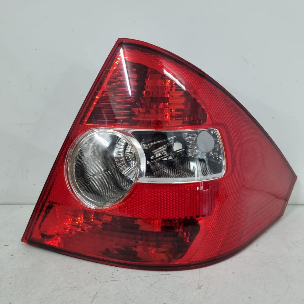 Lanterna Tras Dir Ford Fiesta Sedan 2004/2010
