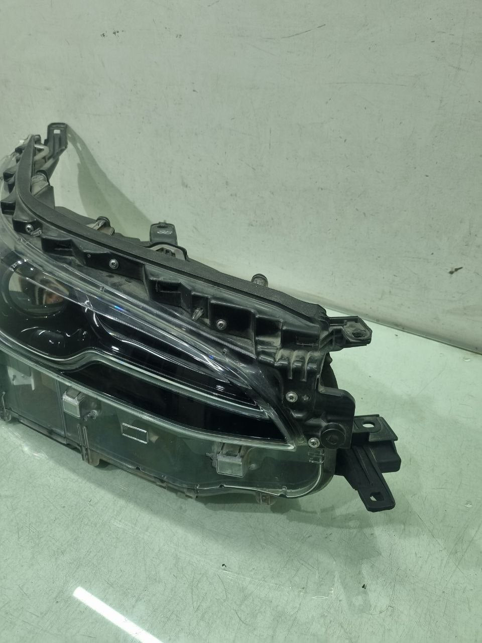 Farol Dianteiro Direito Toyota Hilux SW4 2021/2024 Usado