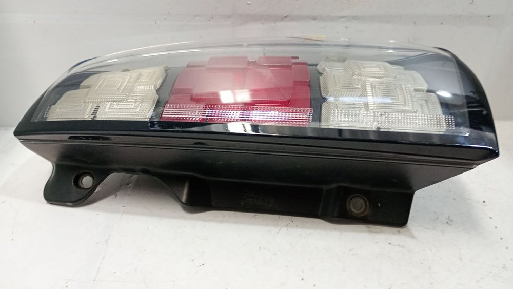 Lanterna Tras Dir Fiat Uno 2015/2021