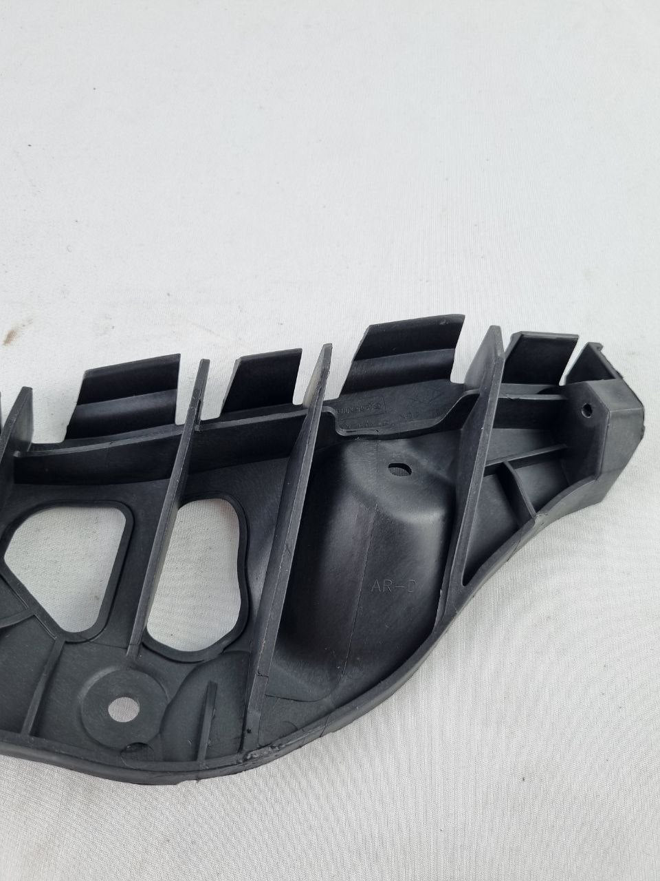 Suporte Fixação Para-choque Tras Esq Renault Sandero 2007/2014