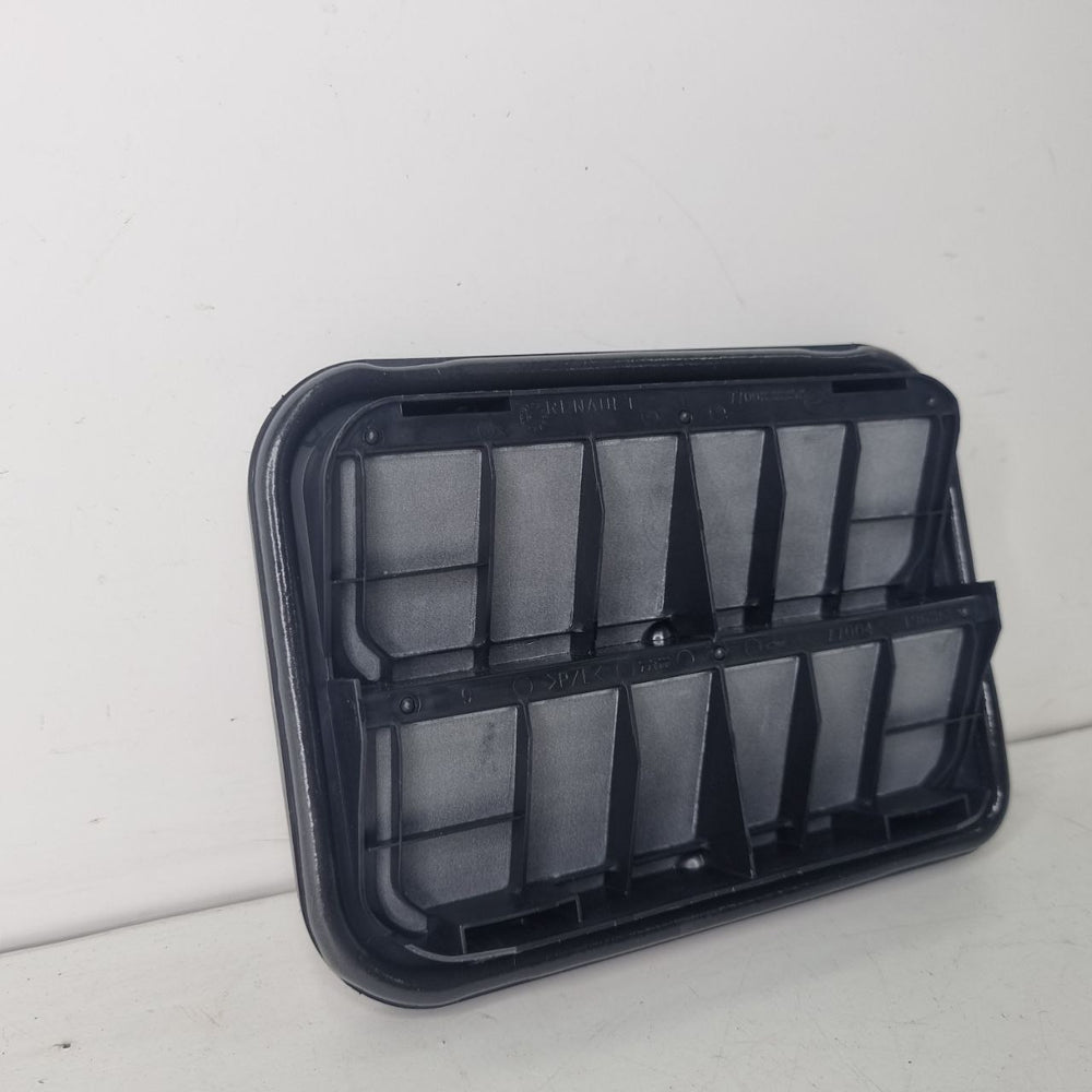 Difusor de Ar Carroceria Esq Renault Captur 2018/2021