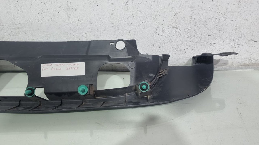 Moldura Lanterna Tras Esq Fiat Fiorino 2014/2023