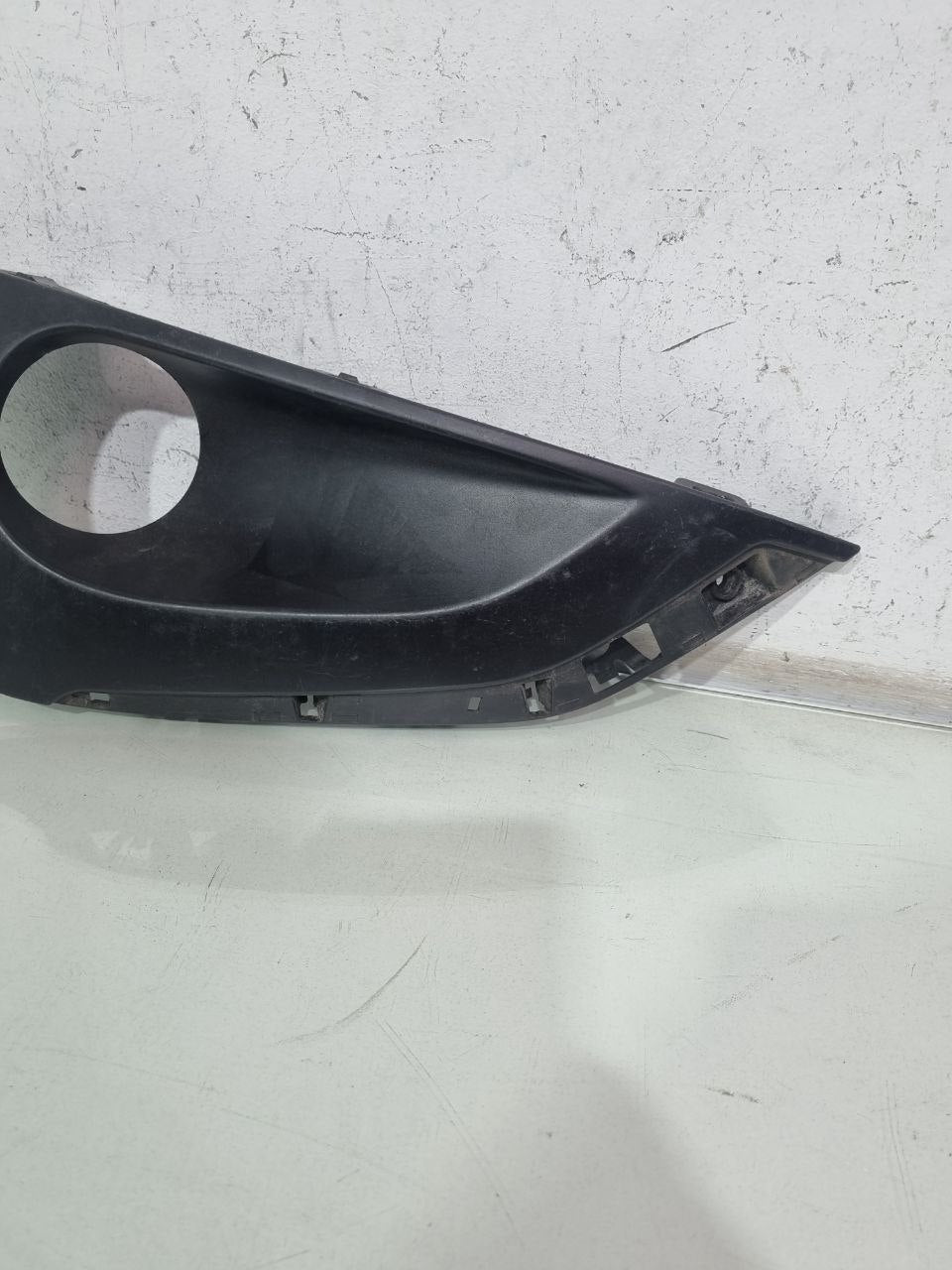 Moldura Farol de Milha Esquerda Peugeot 208 2016/2019 Usado