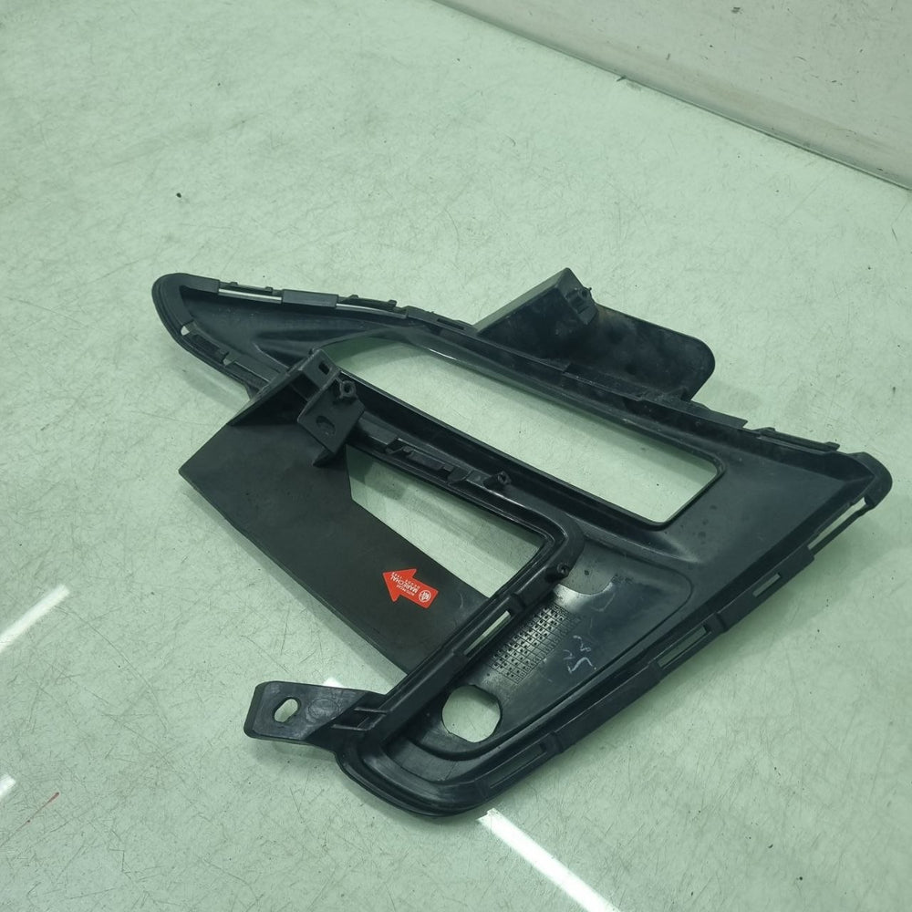 Moldura Farol Milha Esquerdo Nissan Sentra 2023/2025