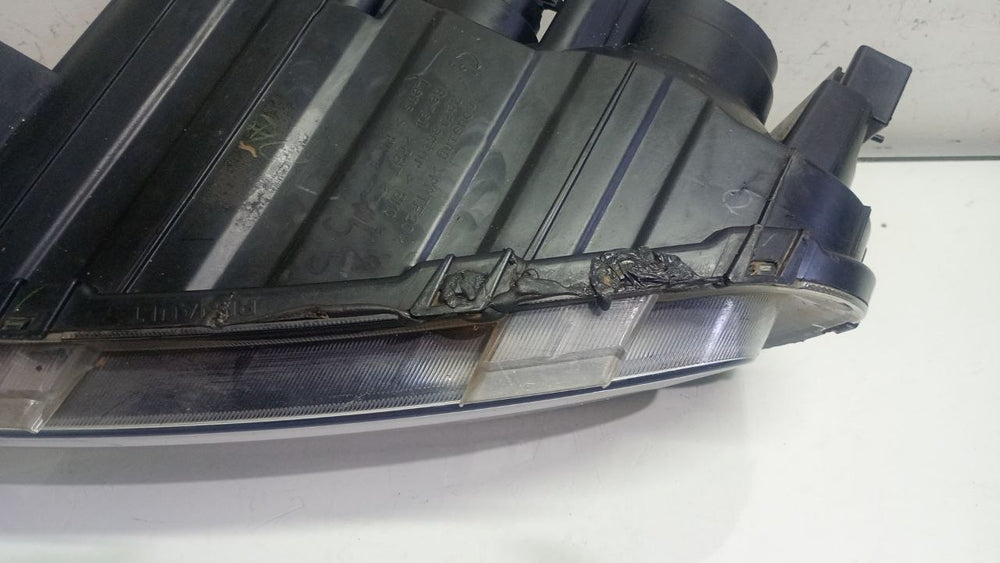 Farol lado esquerdo inferior kwid 2022 a 2025