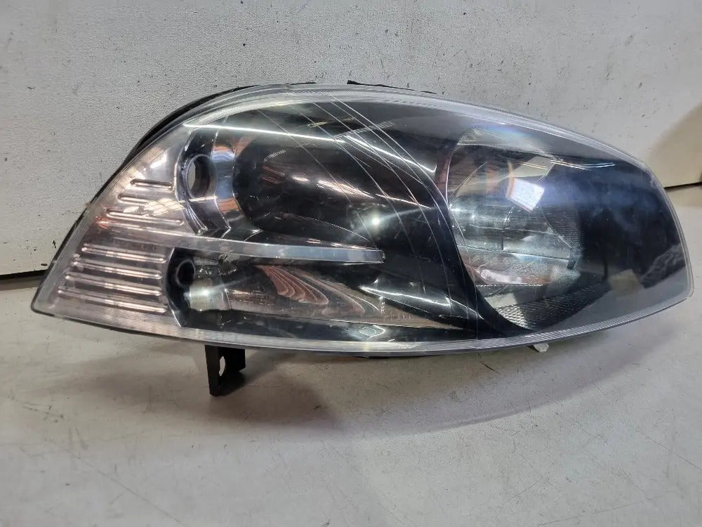 Farol Mascara Negra Direito Fiat Strada Working 2014/2020