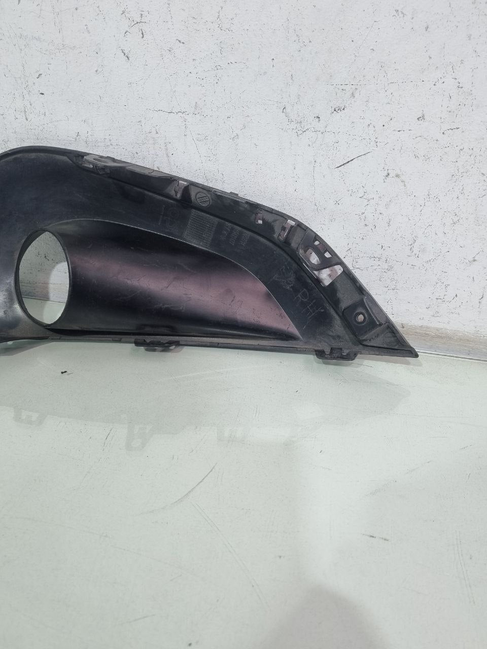 Moldura Farol de Milha Esquerda Peugeot 208 2016/2019 Usado