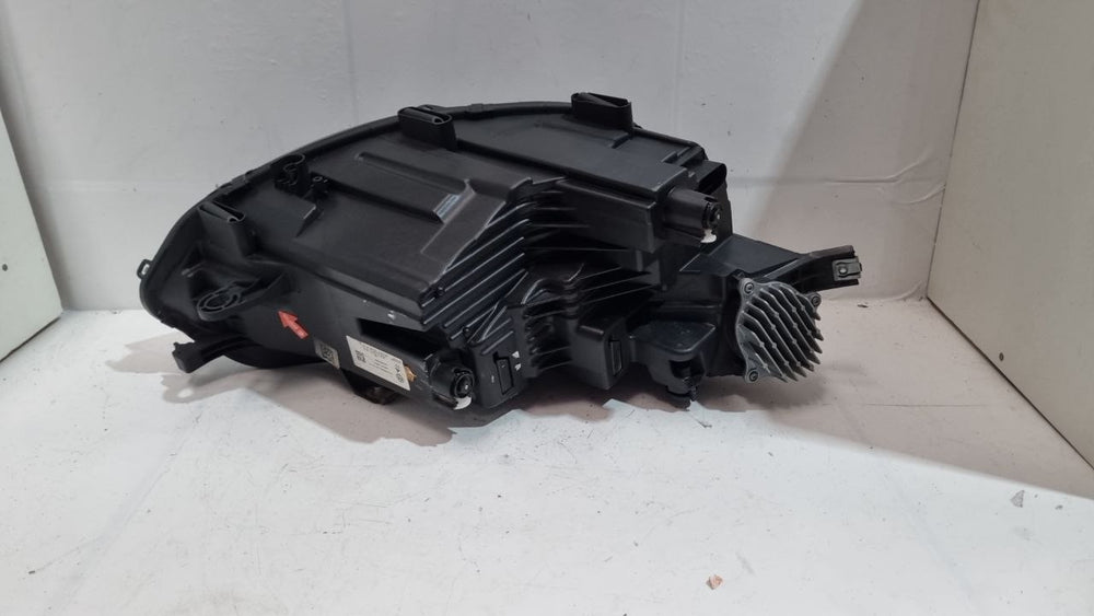 Farol Dianteiro Esquerdo VW Nivus 2020/2024 Usado