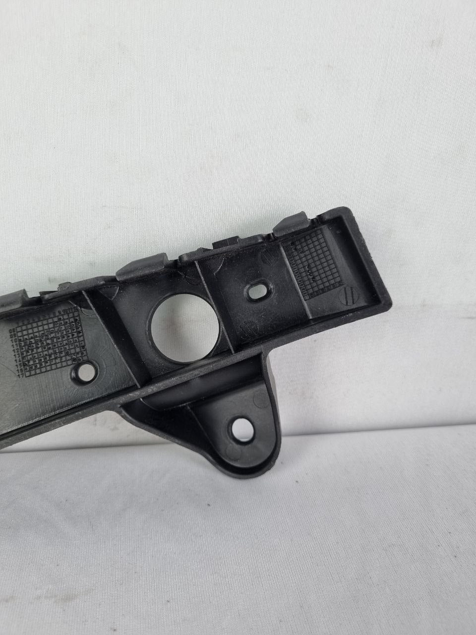 Guia Parachoque Dianteiro Direito Chevrolet Agile/Montana 2010/2016 Novo