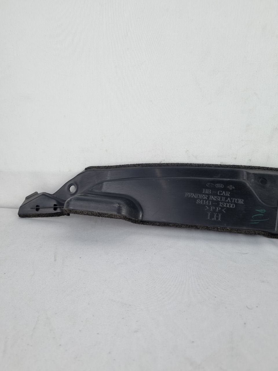 Isolador Para-lama Esq Hyundai HB20 2012/2019
