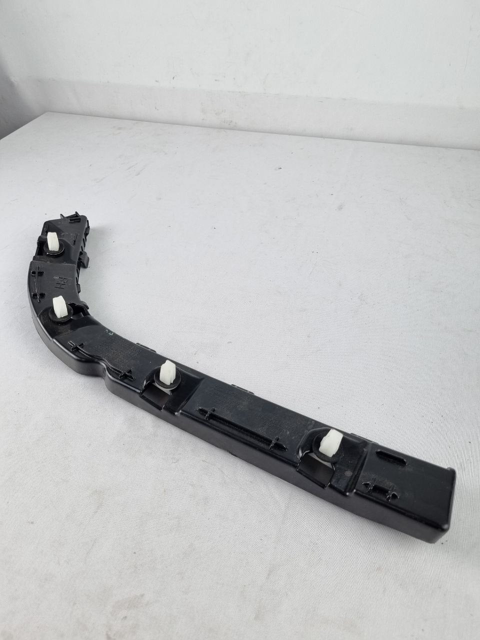 Guia Suporte Para-choque Tras Esq Hyundai HB20 Sedan 2012/2019