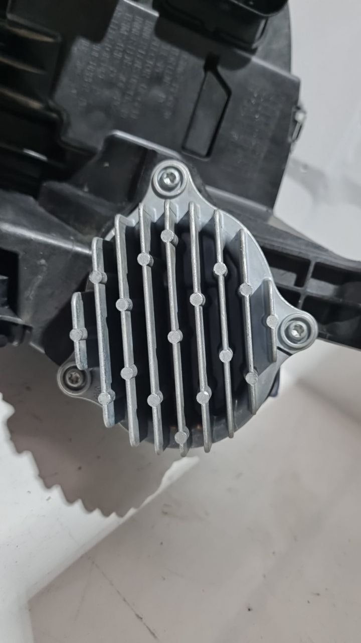 Farol Dianteiro Esquerdo Volkswagen Nivus 2019/2023 Usado