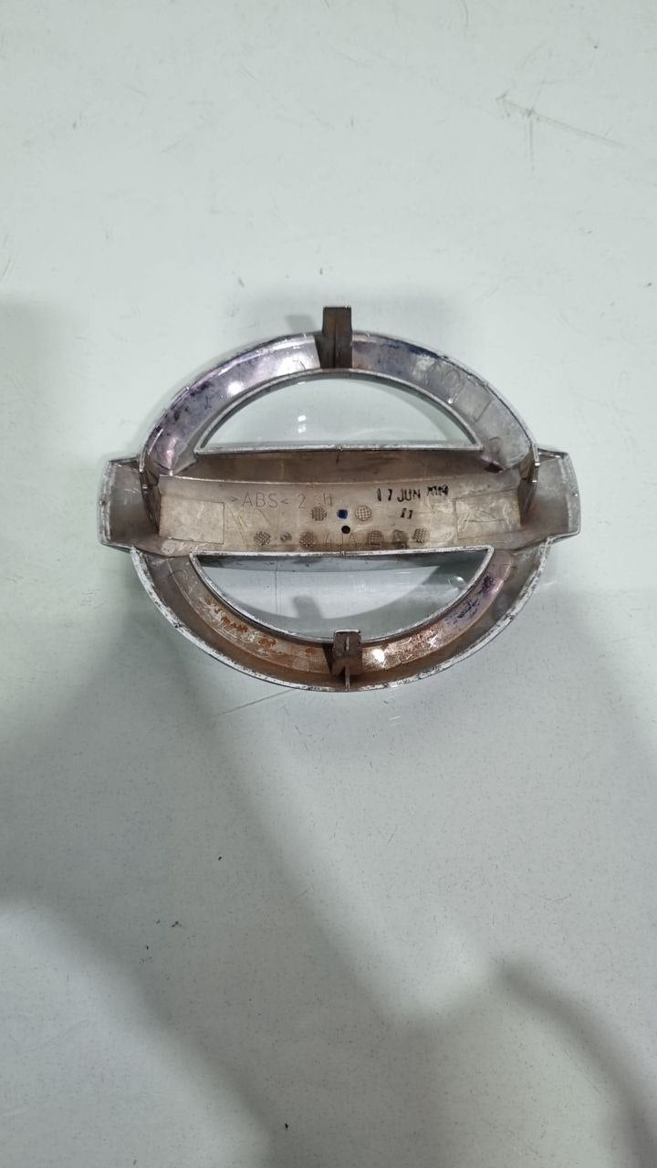 Emblema Diant/Tras Nissan Kicks/Frontier/Versa/Sentra 2008/2021