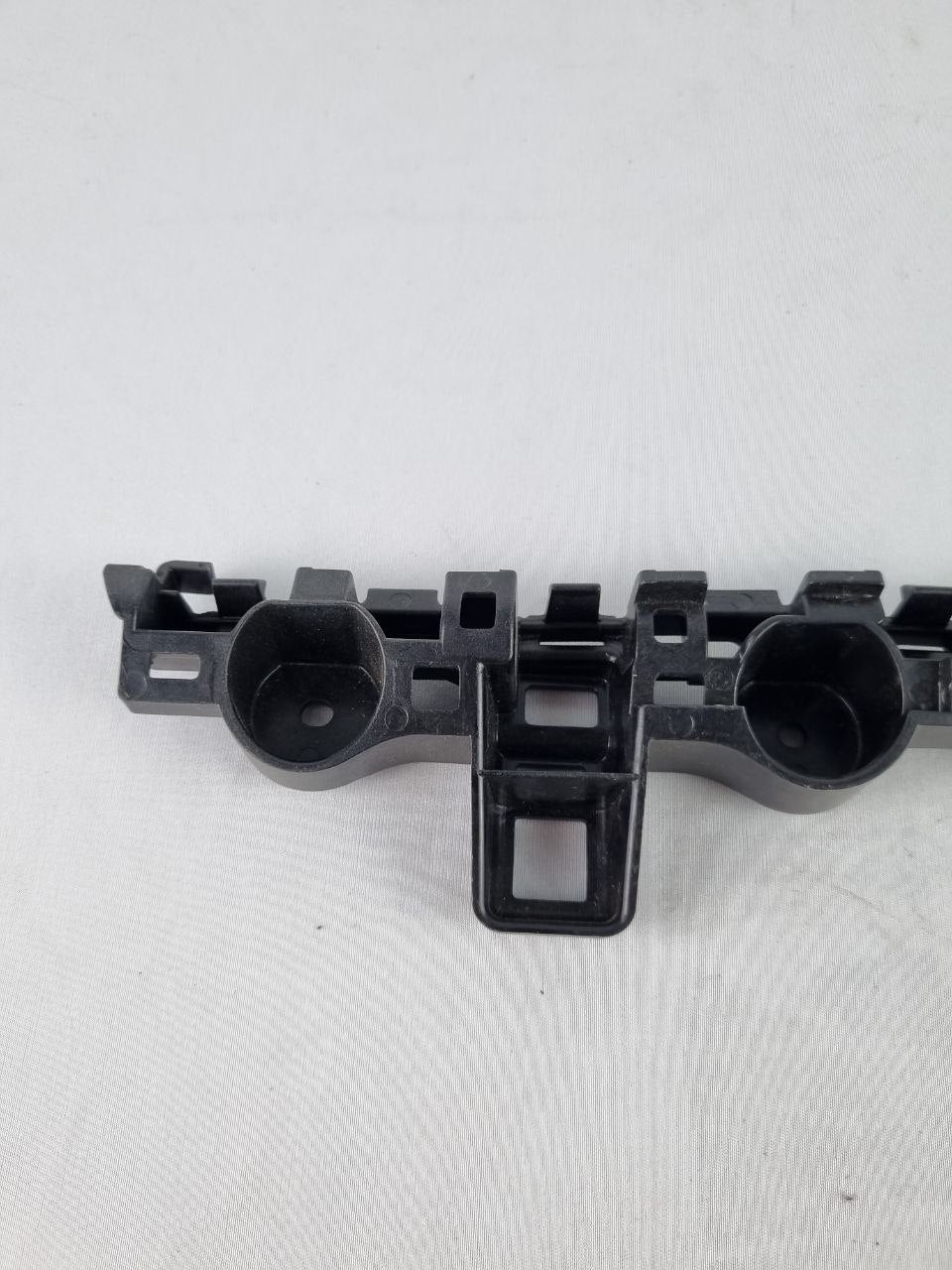 Suporte Guia Para-choque Diant Esq Volkswagen Gol Saveiro Voyage 2013/2022