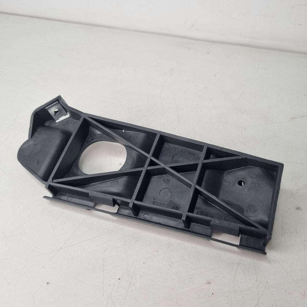 Guia Parachoque Diant Esq Chevrolet Montana 2003/2012