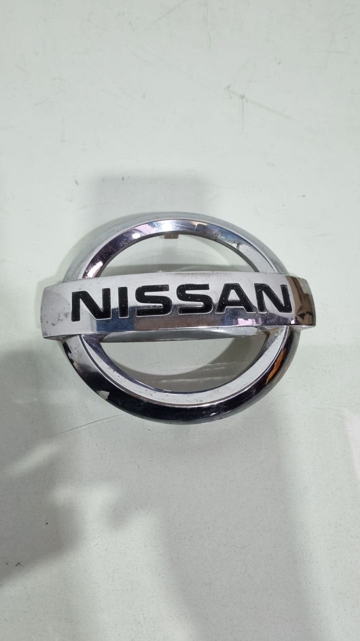 Emblema Diant/Tras Nissan Kicks/Frontier/Versa/Sentra 2008/2021