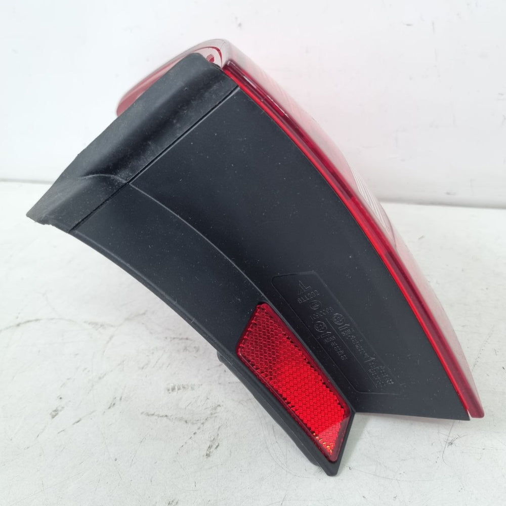 Lanterna Tras Dir Lateral LED Audi A4 2013/2016