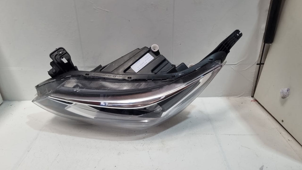 Farol Diant Esq GM Onix 2021/2023 Usado