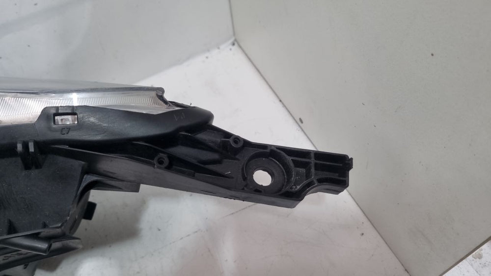Farol lado direito peugeot 2008 2016 a 2022