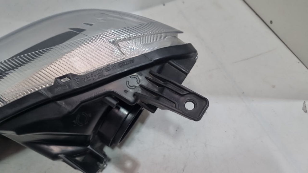 Farol Diant Dir Toyota Etios 2013/2019