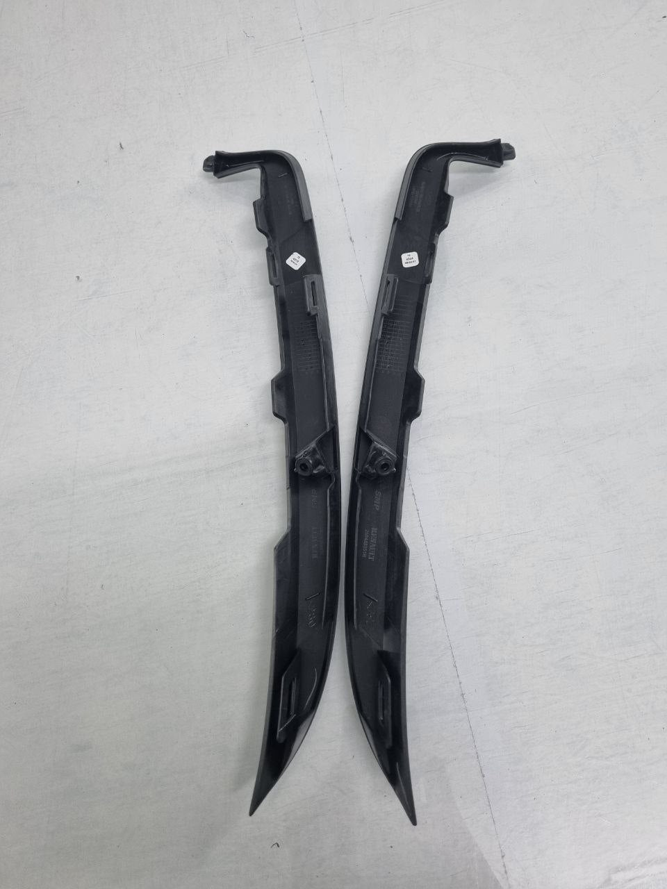 Moldura Inferior Farol Renault Sandero Logan 2015/2024 Nova