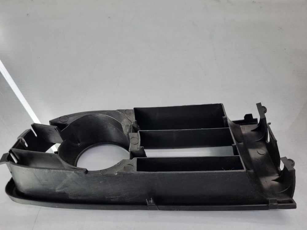 Moldura Farol de Milha Direita Volkswagen Polo 2003/2006 Nova