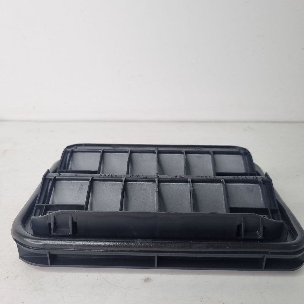 Difusor de Ar Carroceria Esq Renault Captur 2018/2021