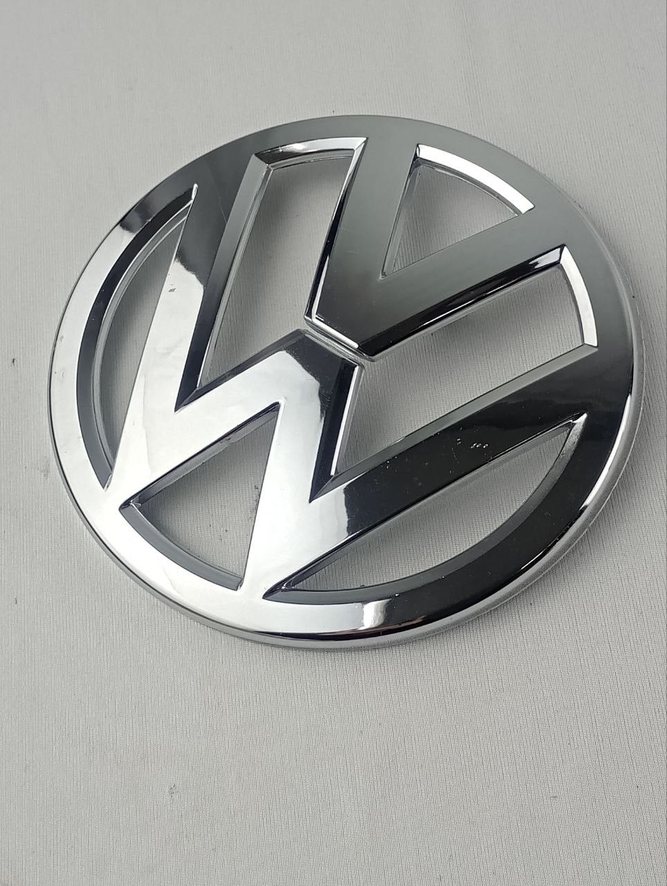 Emblema Dianteiro/Traseiro Volkswagen Gol Voyage Fox Polo Golf Bora Jetta Passat Saveiro Novo