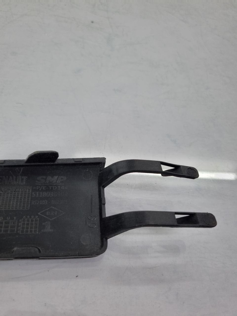 Tampa Reboque Dianteira Renault Sandero 2014/2021 Nova
