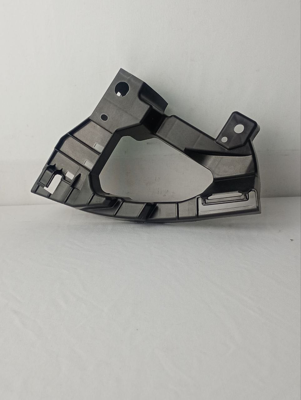 Suporte Para-choque Dianteiro Direito Honda HR-V 2022/2025 Novo