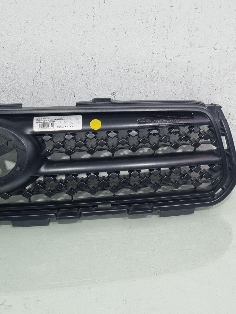 Grade Dianteira Superior Toyota RAV4 2006/2012 Usado