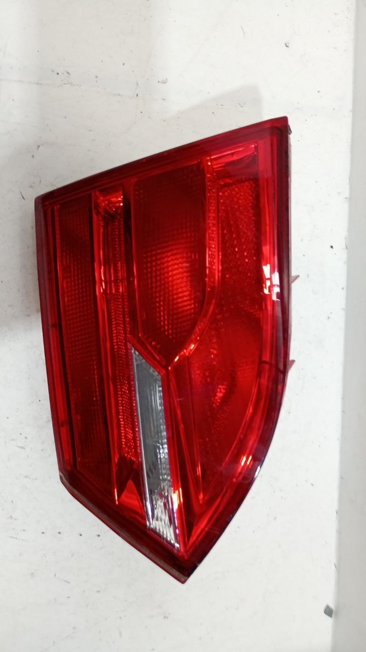 Lanterna Tras Esq Tampa Volkswagen Jetta 2011/2015
