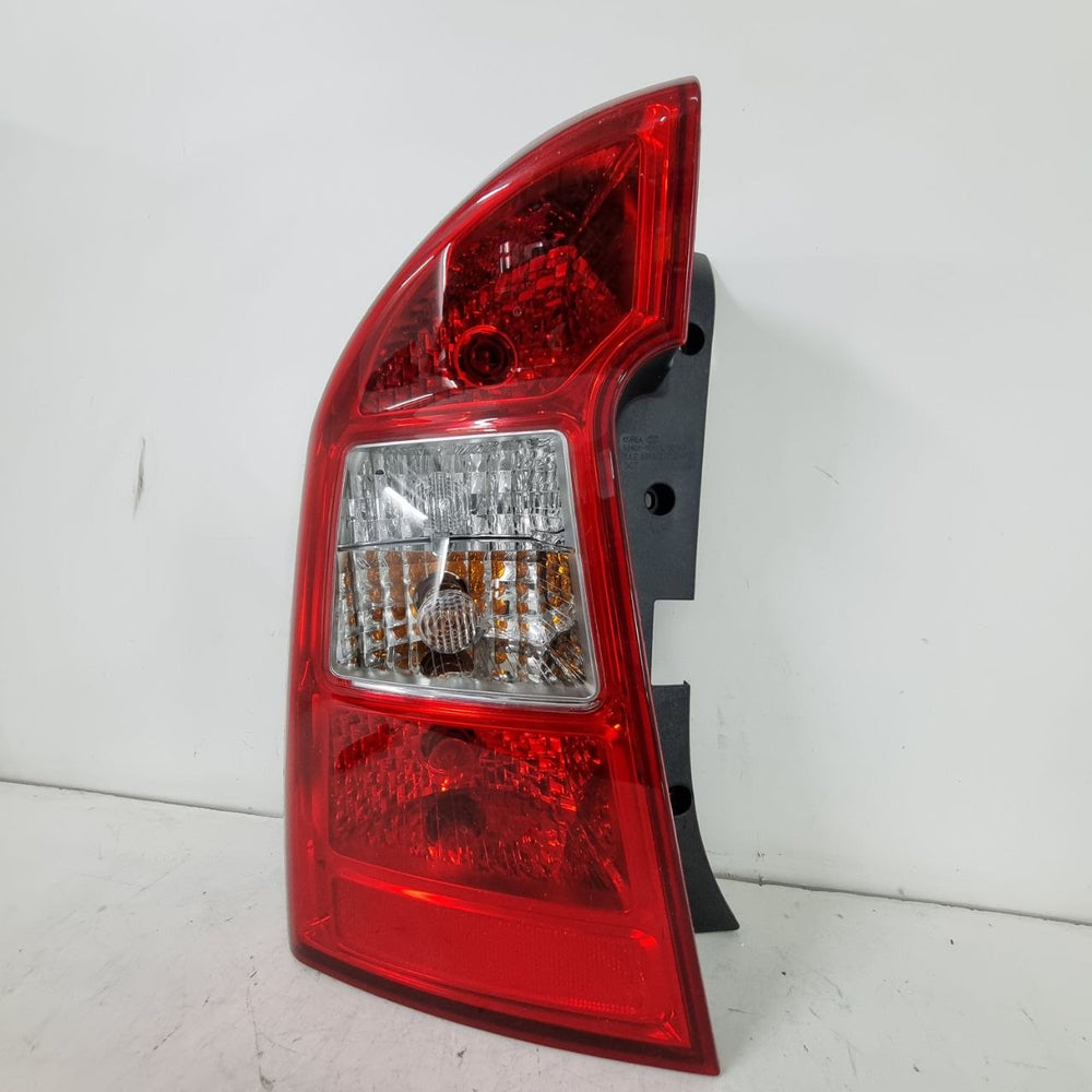 Lanterna Tras Esq Kia Carens 2006/2012