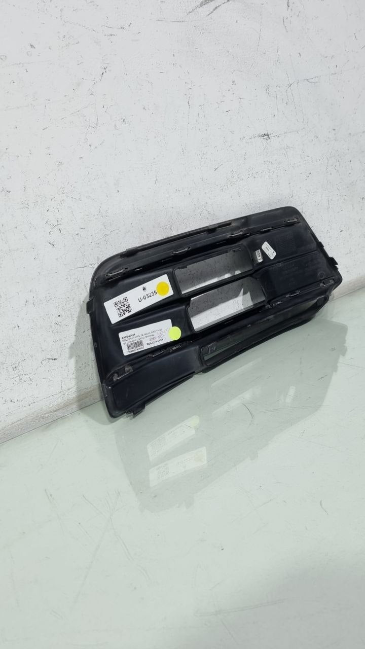 Moldura Farol de Milha Direita Audi Q5 2016/2018 Usado
