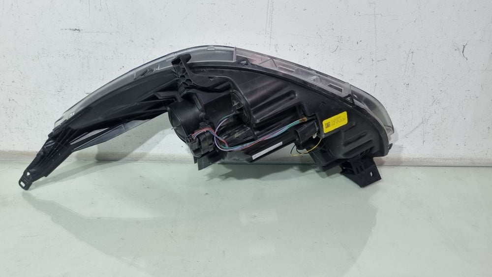 Farol lado direito sem léd Chevrolet spin 2018 a 2023
