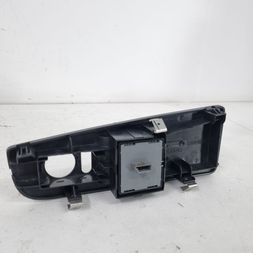 Moldura Interruptor Vidro Diant Fiat Punto Linea 2007/2012