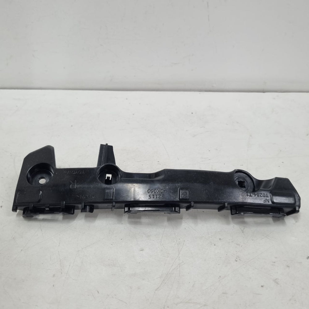 Suporte Para-choque Diant Dir Toyota Hilux 2012/2015
