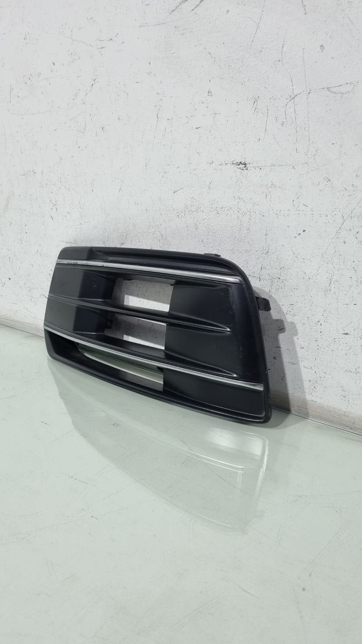 Moldura Farol de Milha Direita Audi Q5 2016/2018 Usado
